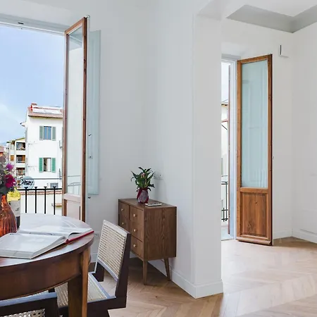 Boutique House Whit Balcony Appartement Florence