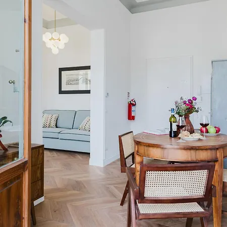 Boutique House Whit Balcony Appartement *